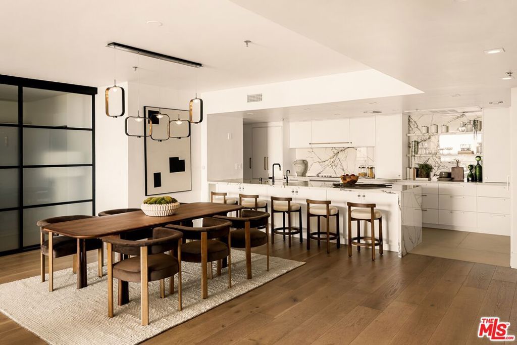 Image 3 of property listing at 10660 Wilshire Boulevard 1208, Los Angeles, CA 90024