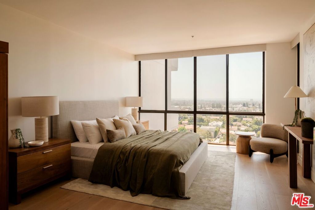Image 8 of property listing at 10660 Wilshire Boulevard 1208, Los Angeles, CA 90024