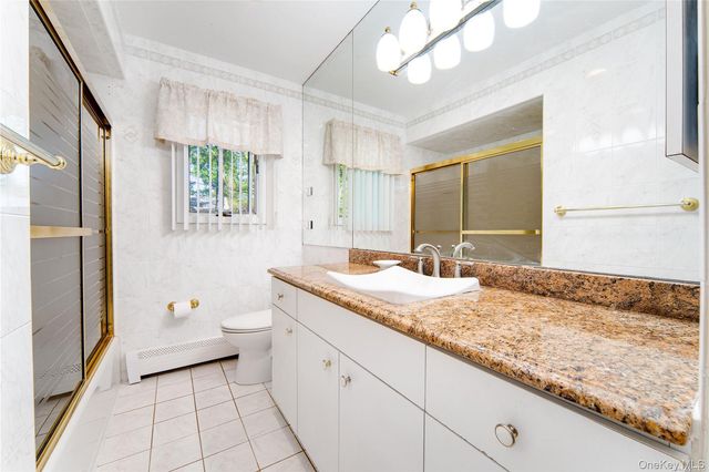 14 Beech Court, Malverne, NY 11565
