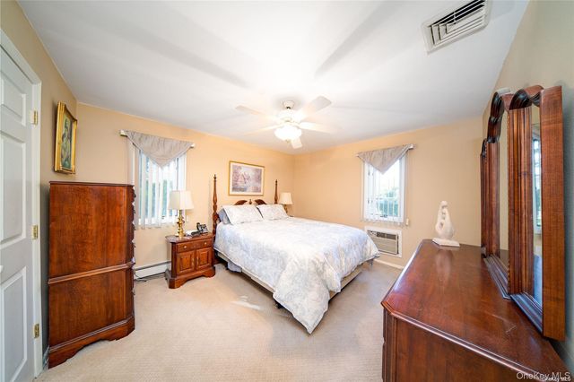 14 Beech Court, Malverne, NY 11565