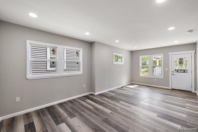 15875 Holmur Street, Detroit, MI 48238