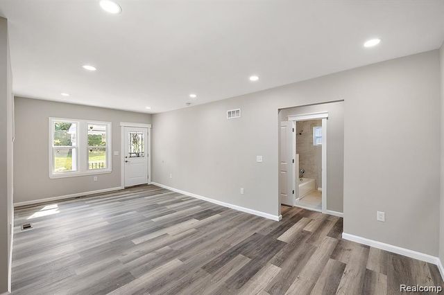 15875 Holmur Street, Detroit, MI 48238