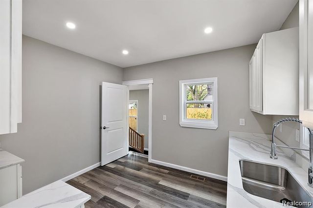 15875 Holmur Street, Detroit, MI 48238