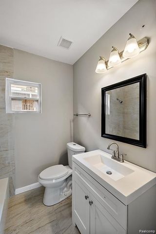 15875 Holmur Street, Detroit, MI 48238