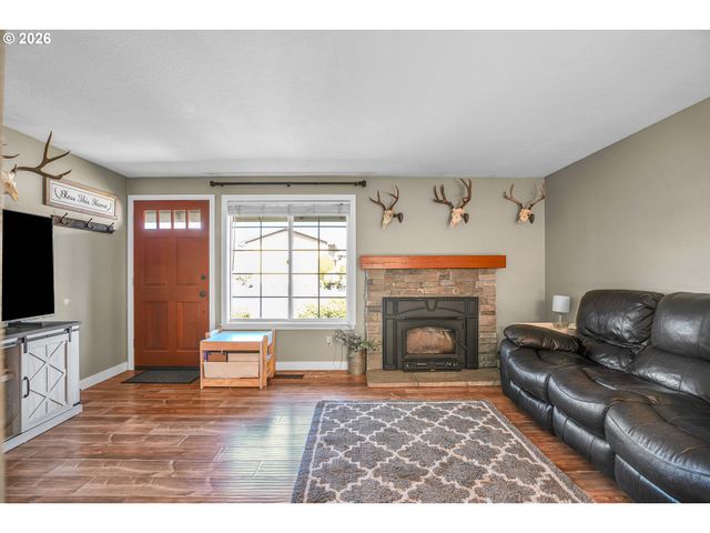 1334 Ne 22ND St, Gresham, OR 97030