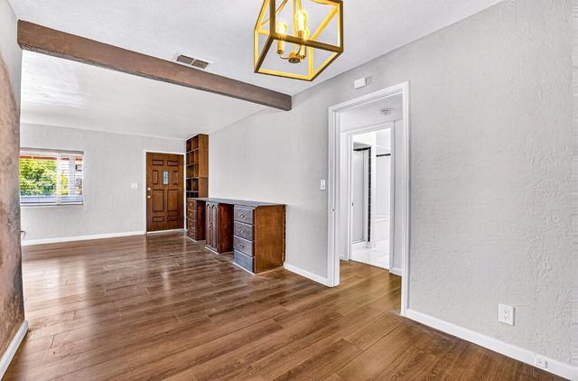 3459 37th St, Sacramento, CA 95817