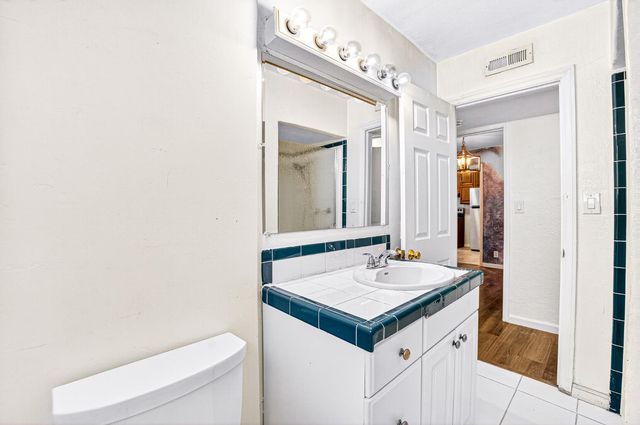 3459 37th St, Sacramento, CA 95817