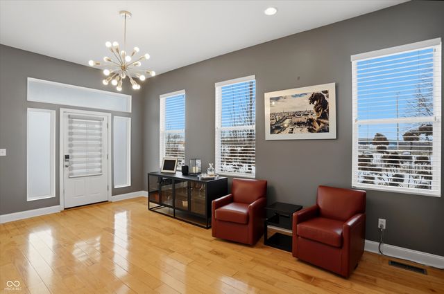 902 Woodlawn Avenue, Indianapolis, IN 46203