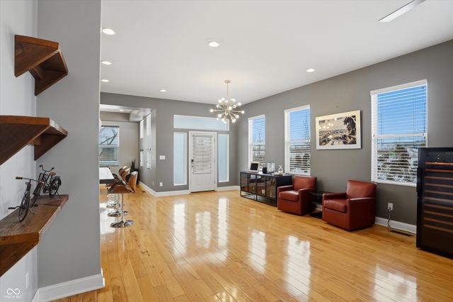 902 Woodlawn Avenue, Indianapolis, IN 46203