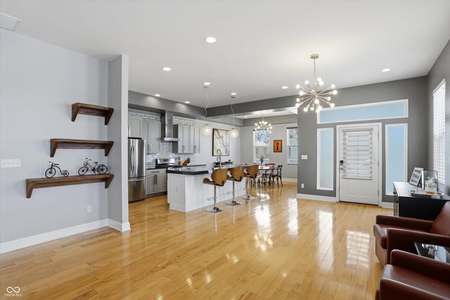 902 Woodlawn Avenue, Indianapolis, IN 46203