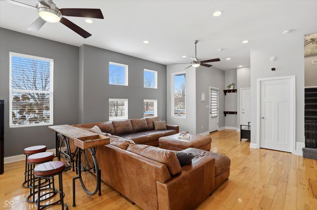 902 Woodlawn Avenue, Indianapolis, IN 46203