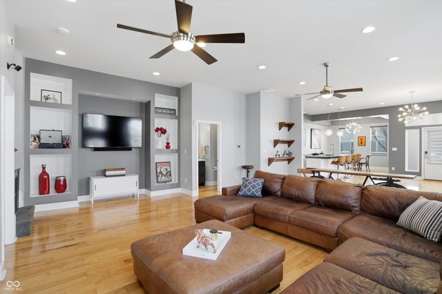 902 Woodlawn Avenue, Indianapolis, IN 46203