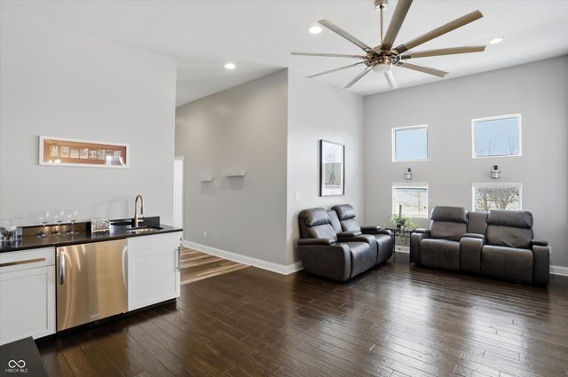 902 Woodlawn Avenue, Indianapolis, IN 46203