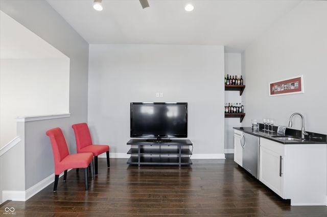 902 Woodlawn Avenue, Indianapolis, IN 46203