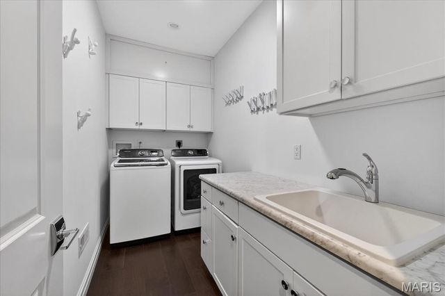 718 Woods Of Ladue Lane, St Louis, MO 63124