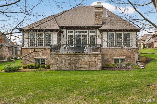 718 Woods Of Ladue Lane, St Louis, MO 63124