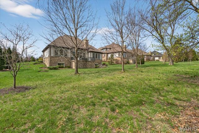 718 Woods Of Ladue Lane, St Louis, MO 63124