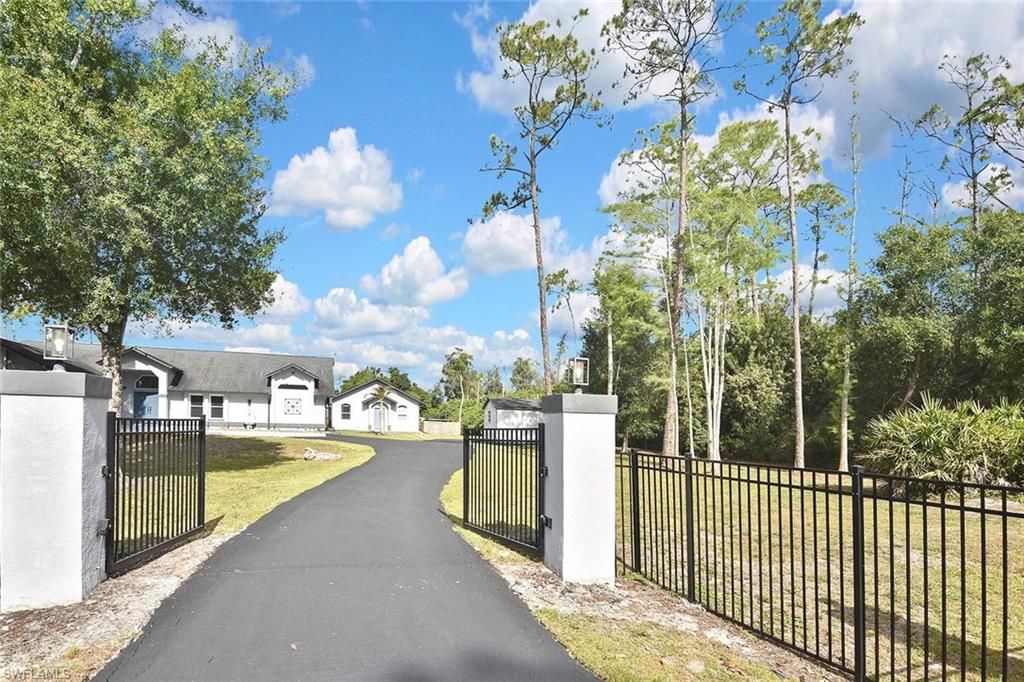 12206 Honeysuckle RD, FORT MYERS, FL 33966 — exterior