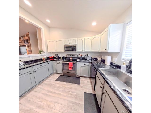 1434 N Ladonia Dr, Pueblo West, CO 81007