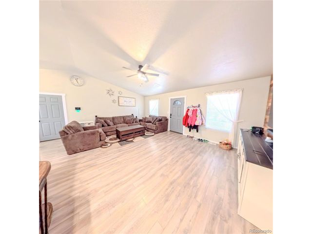 1434 N Ladonia Dr, Pueblo West, CO 81007
