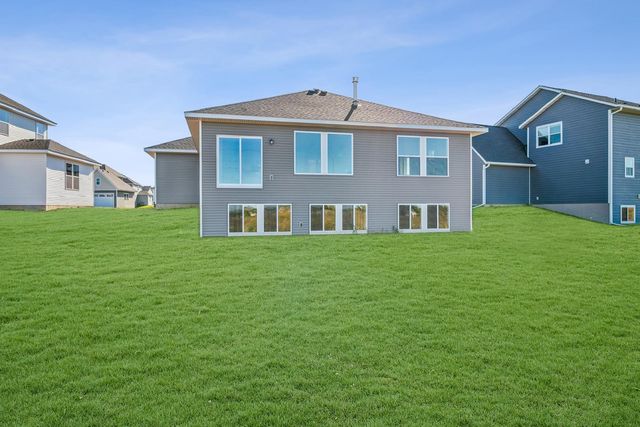 1494 Tyrone Drive, Shakopee, MN 55379