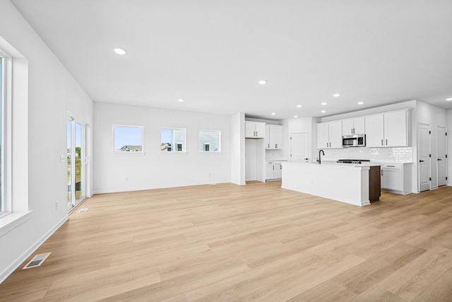 1494 Tyrone Drive, Shakopee, MN 55379