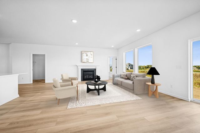 1494 Tyrone Drive, Shakopee, MN 55379