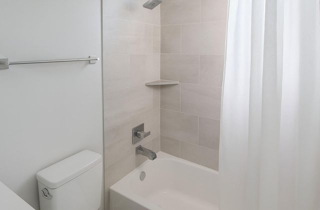 5823 Fairdale Lane B, Houston, TX 77057