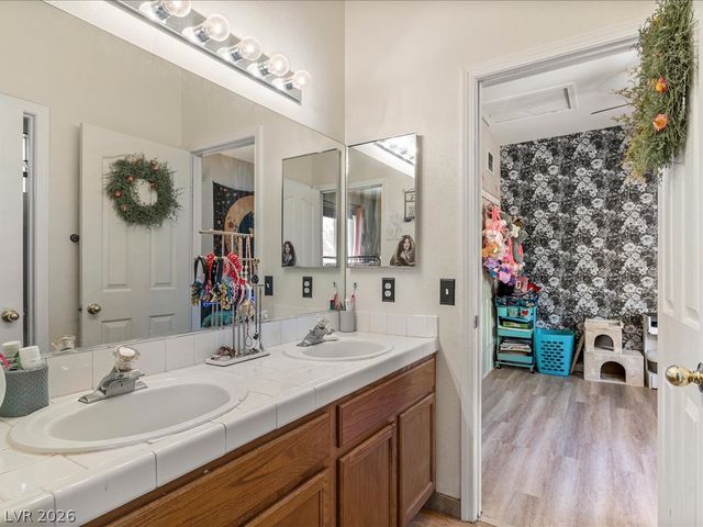 323 Wind River Drive, Henderson, NV 89014