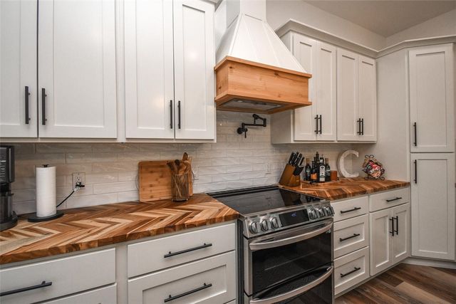 25103 Oaktree Court, Kansas, OK 74347