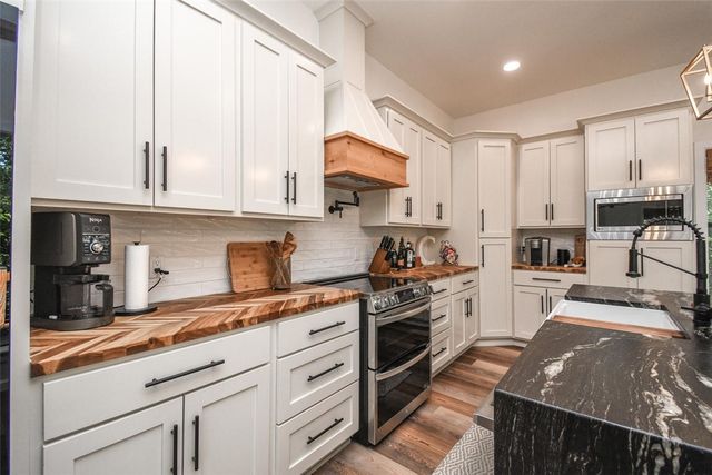 25103 Oaktree Court, Kansas, OK 74347