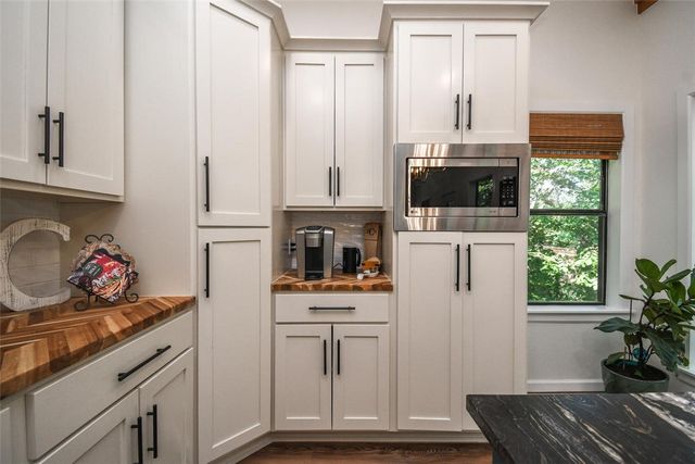 25103 Oaktree Court, Kansas, OK 74347