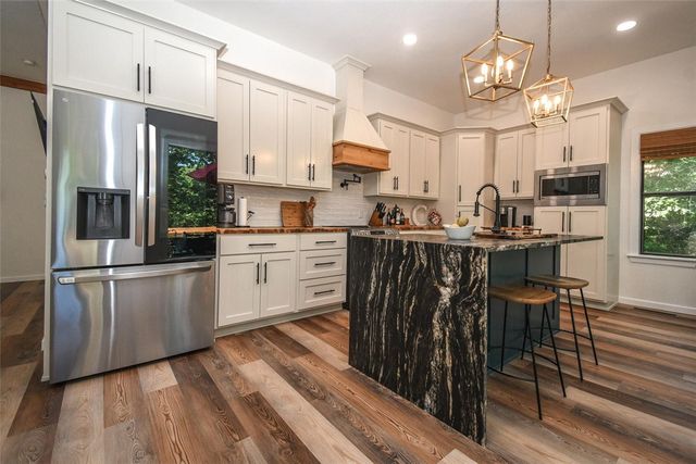 25103 Oaktree Court, Kansas, OK 74347