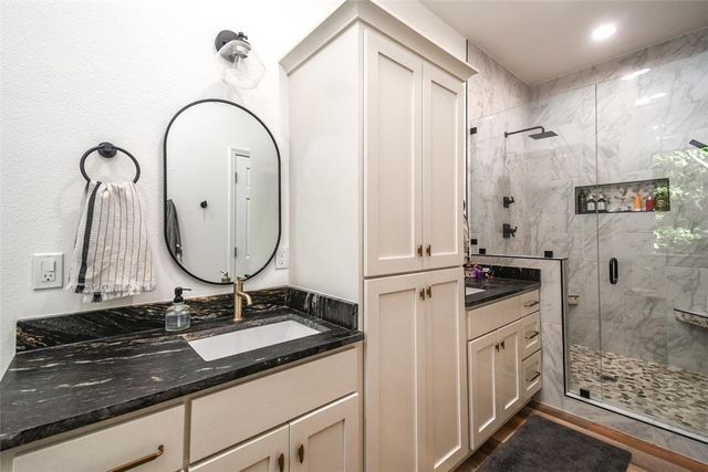 25103 Oaktree Court, Kansas, OK 74347