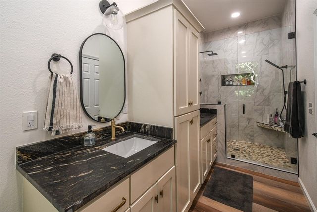 25103 Oaktree Court, Kansas, OK 74347