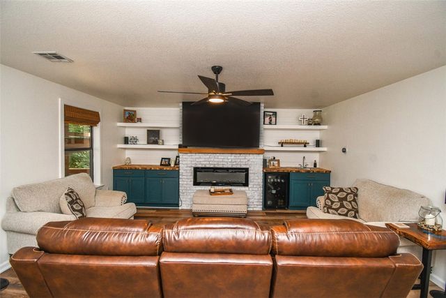 25103 Oaktree Court, Kansas, OK 74347