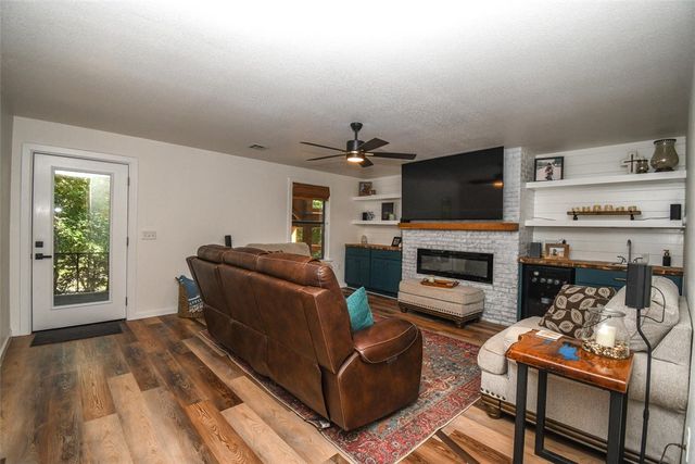 25103 Oaktree Court, Kansas, OK 74347