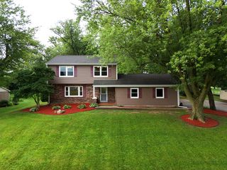 24049 Hillcrest Drive, Sterling, IL 61081