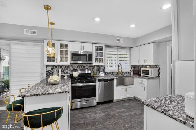 218 PAGEANT LN, Willingboro, NJ 08046