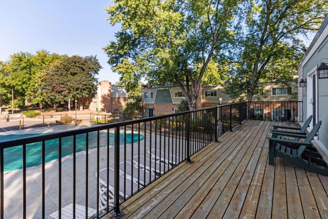 7414 W 22nd Street 302, Saint Louis Park, MN 55426