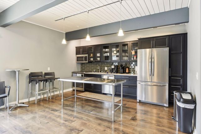 7414 W 22nd Street 302, Saint Louis Park, MN 55426