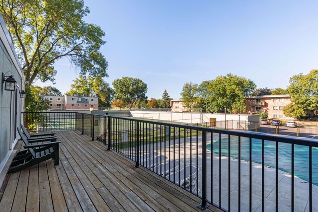 7414 W 22nd Street 302, Saint Louis Park, MN 55426