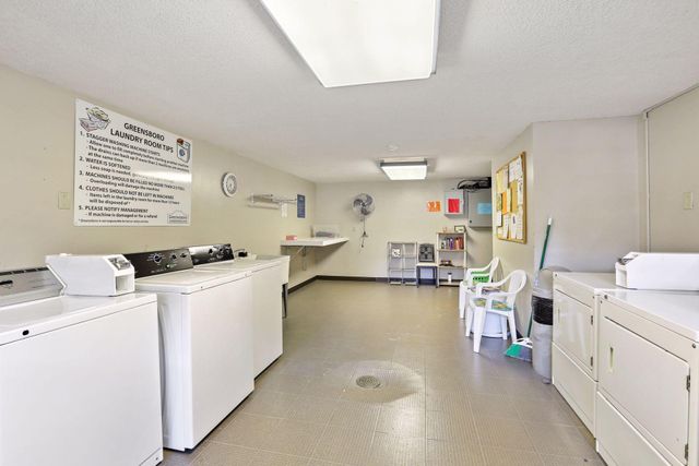 7414 W 22nd Street 302, Saint Louis Park, MN 55426