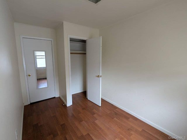 15 Falcon Lane, Levittown, NY 11756