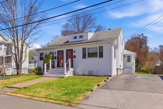 7 Maple Street 7, Reading, MA 01867