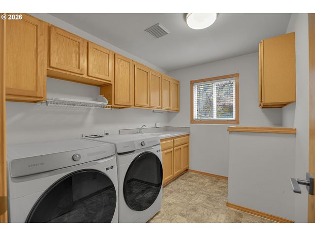 16610 Se HAROLD Ave, Milwaukie, OR 97267