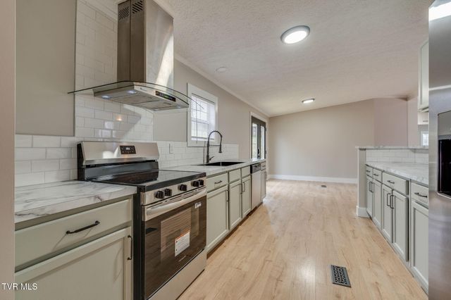 931 Riverside Avenue, Kingsport, TN 37660