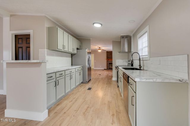 931 Riverside Avenue, Kingsport, TN 37660