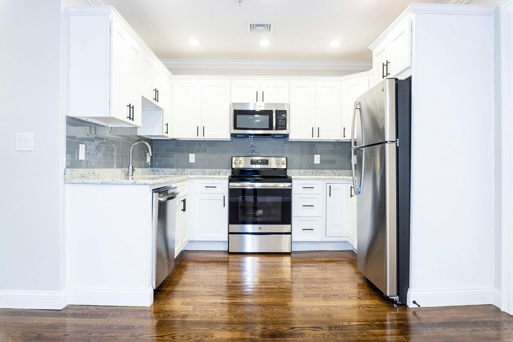 75 Morris St. 3, Boston, MA 02128