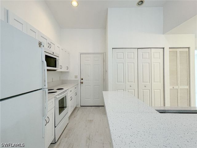 6265 Vista Garden WAY B, Naples, FL 34112